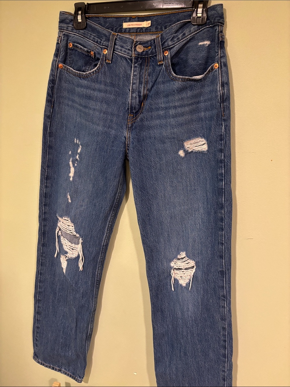Levi’s Low Pro Straight Classic Distressed Women’s Blue Jeans